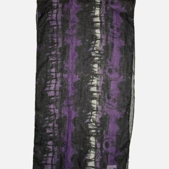 DisneyParks The Nightmare Before Christmas Infinity Scarf NWT - Picture 7 of 9